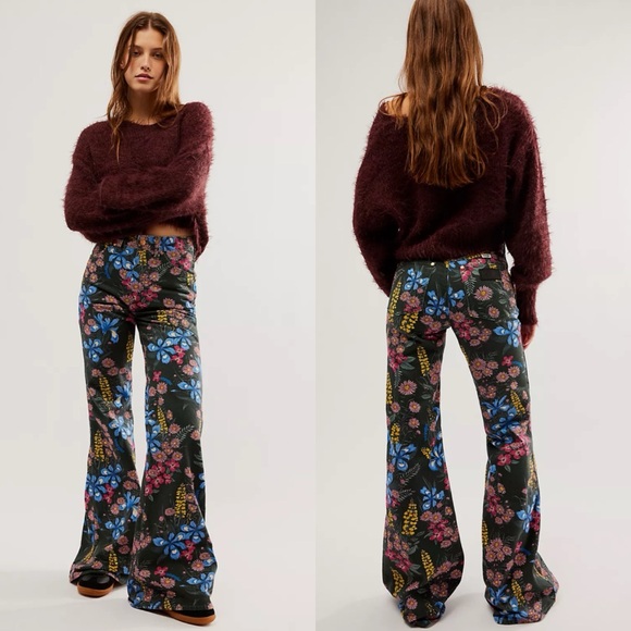 Wrangler Wanderer 622 Printed High-Rise Jeans in Collage Forage - Picture 11 of 11